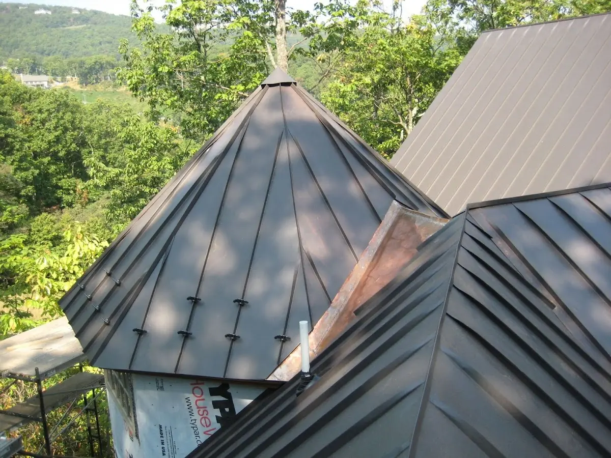 Professional Roof Tarp Installation by Craftsman Roofing in Ringfield
